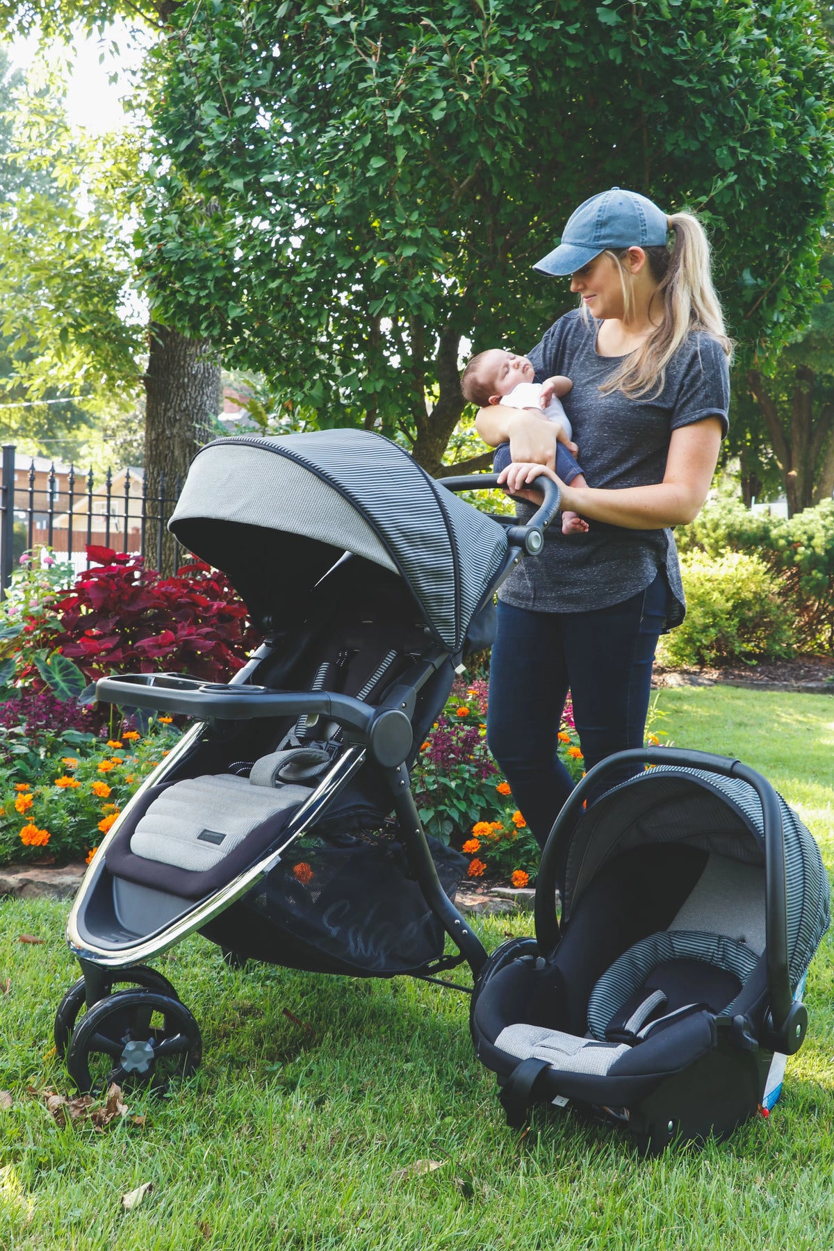Stroller and Rear-Facing Infant Car Seat E633