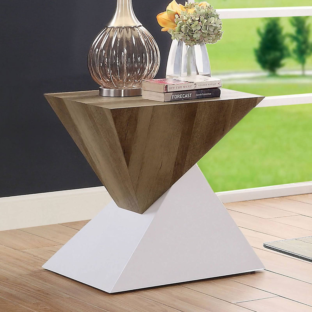 White End Table X6364