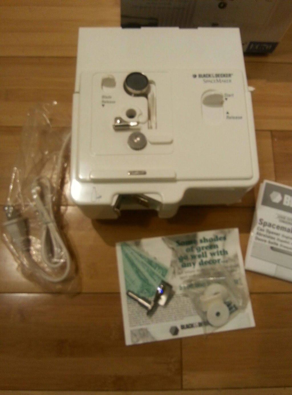 Under Cabinet Electric Can Opener I91609