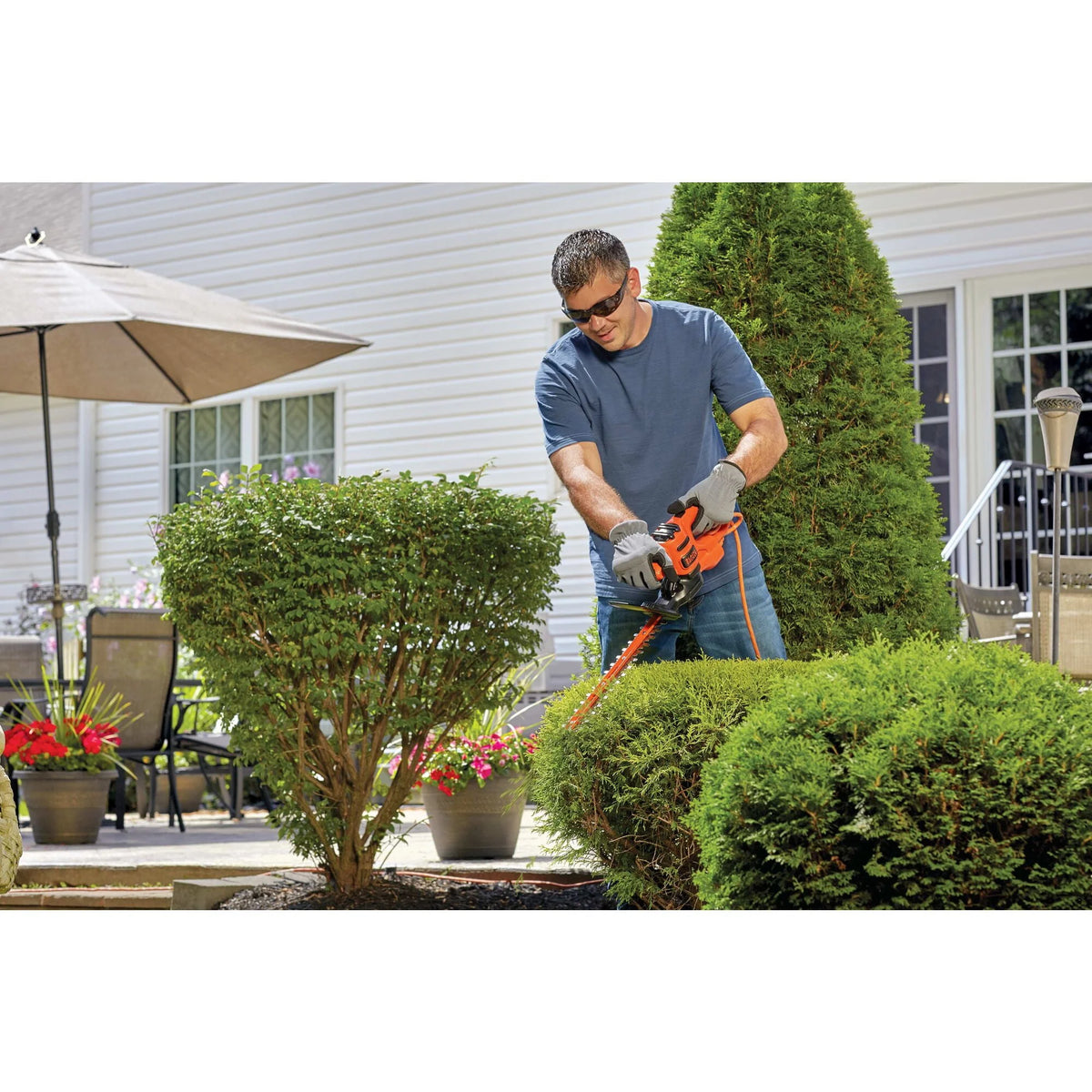 17-inch Electric Hedge Trimmer U21209